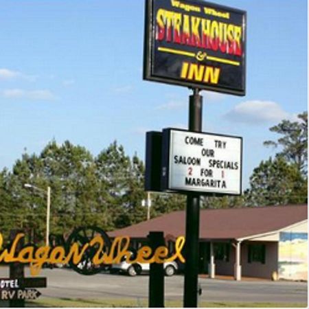 Wagon Wheel Inn Petal Стая снимка