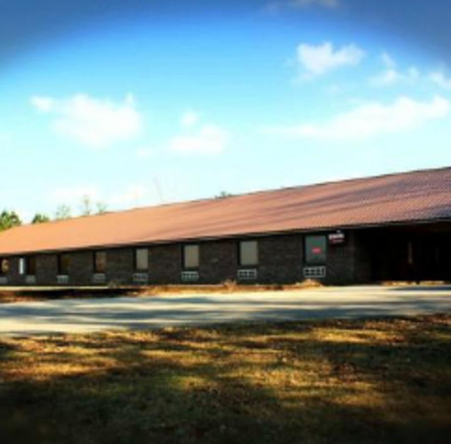 Wagon Wheel Inn Petal Стая снимка